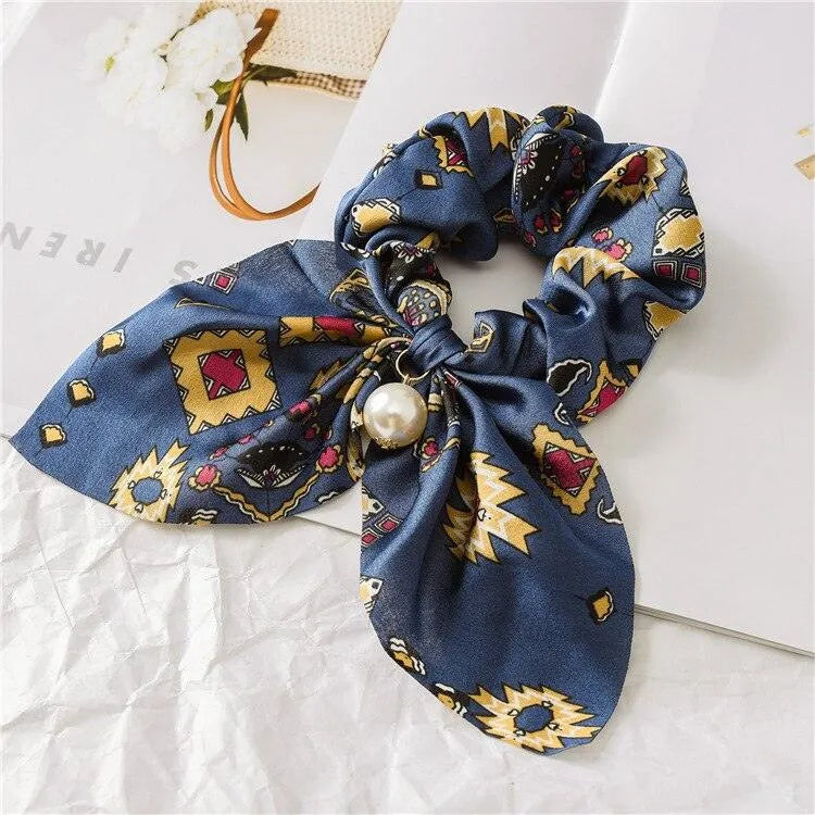 Gumka do włosów scrunchie z kokardą i perłą