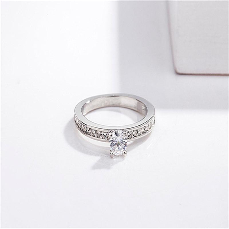 Pierścionek z cyrkoniami