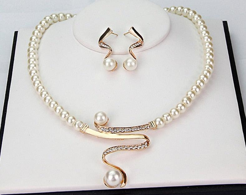 Komplet biżuterii z imitacją pereł
